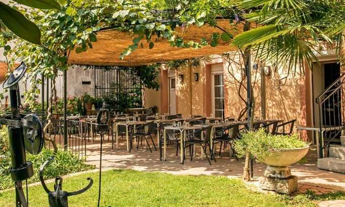Vals-les-Bains Hotel | Hôtel Restaurant Les Touristes