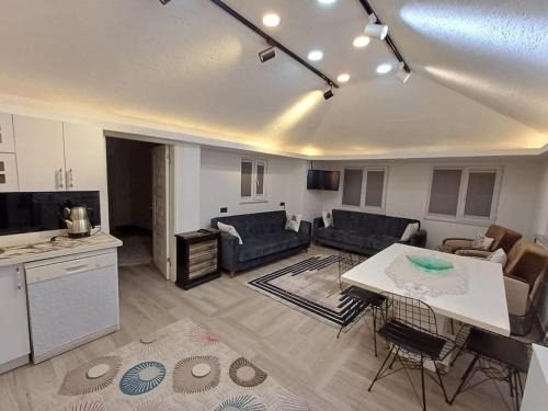 Akcaabat Apartment | Hıdırnebi House