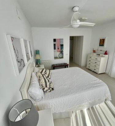 Montequinto House | Habitación independiente, luminosa y perfecta para dos o una persona.