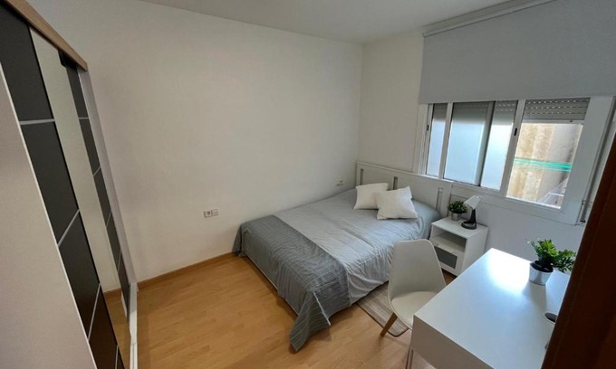 El Parc i la Llacuna del Poblenou Hostel | Habitaciones Privadas en Piso Compartidos