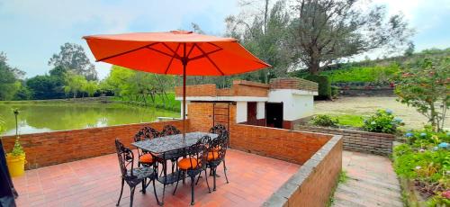 El Rosal House | HACIENDA MONCORA CABAÑA LAGO p 1