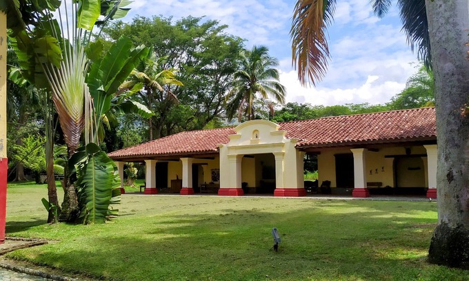 Quebrada Guadalejo House | Hacienda Texas, Paraiso Terrenal en el Suroeste Antioqueño