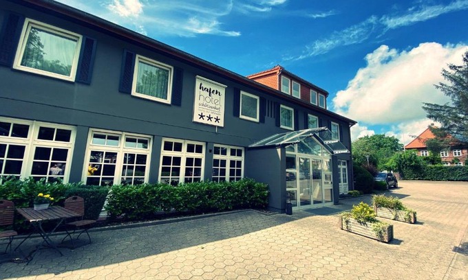 Burgstaaken Hotel | Hafen Hotel Schützenhof