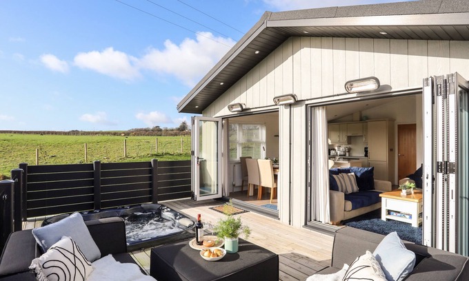 Mynytho Cottage | HAFOD 3, pet friendly, country holiday cottage, with pool in Abersoch