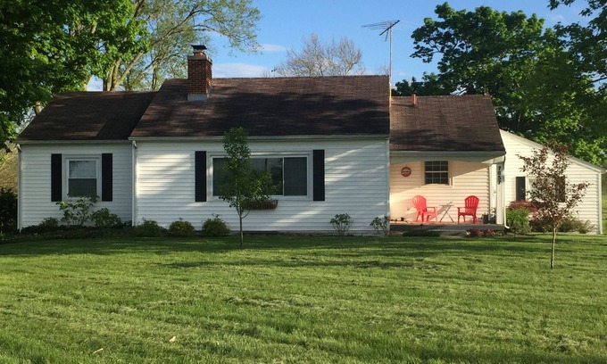 Bath House | Hagen Homestead, Quiet, serene farmhouse, close to everything!