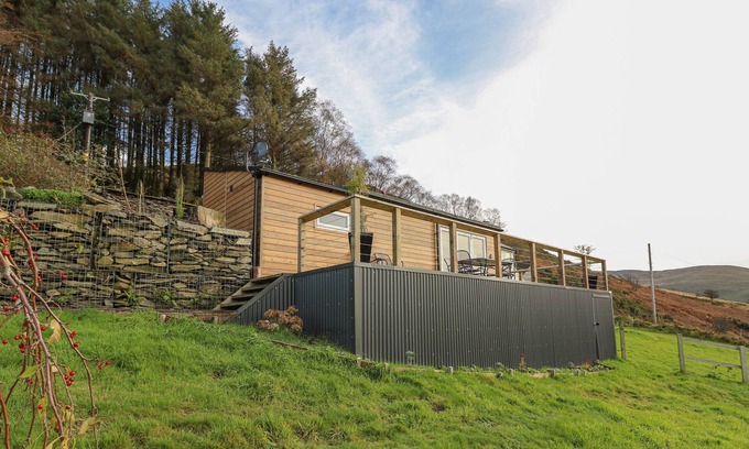 Glandyfi Cottage | HAKA LODGE, pet friendly, character holiday cottage in Devil’s Bridge