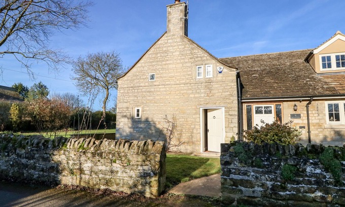 Fotheringhay Cottage | HALF ACRE COTTAGE ANNEXE, family friendly, with open fire in Castor