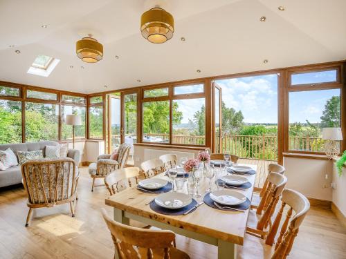 Llanelli House | Halfstone House
