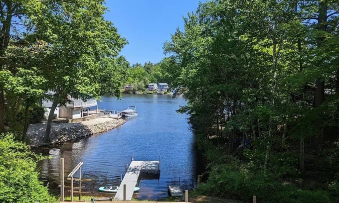 Stafford Cottage | Hamilton Cottage: Cozy Lakefront A-Frame