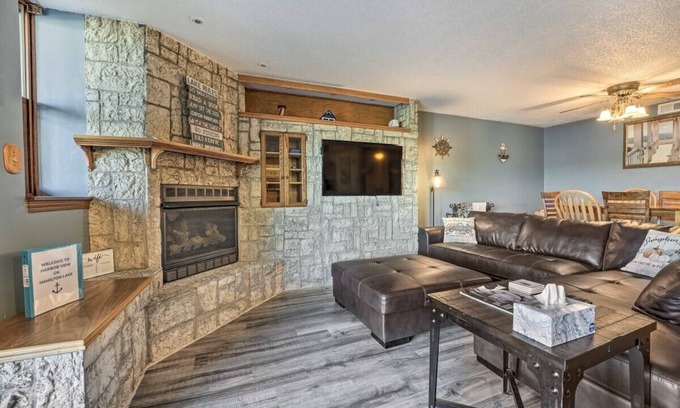 Hamilton House | Hamilton Lake Hoopla!