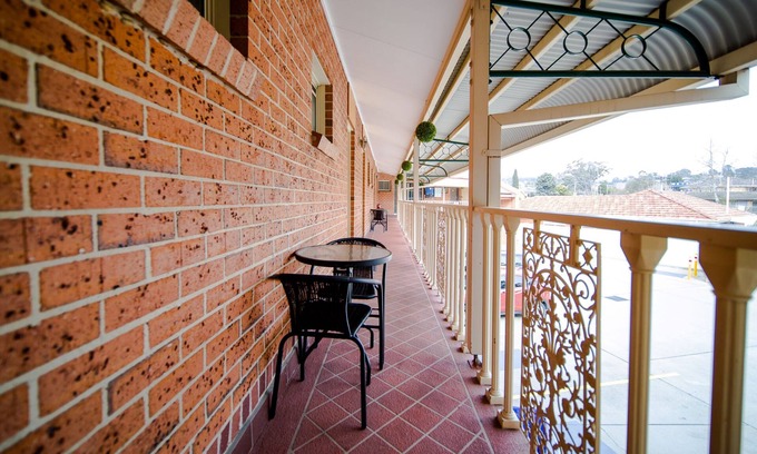 Queanbeyan West Hotel | Hamilton’s Queanbeyan Motel