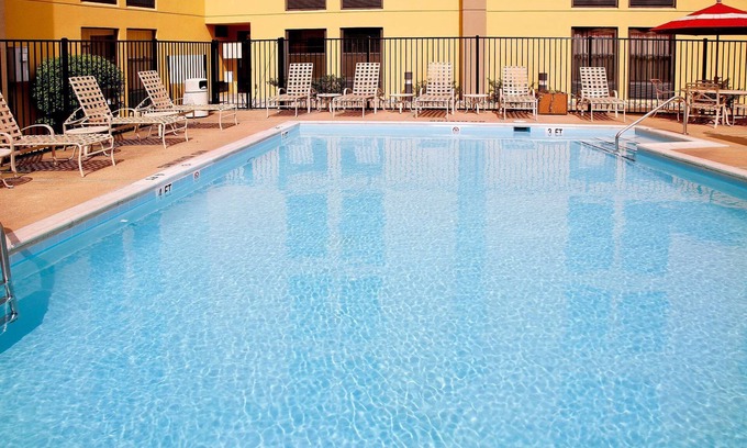 Baileys Crossroads Hotel | Hampton Inn Alexandria/Pentagon South