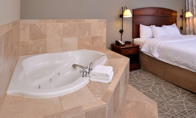 Litchfield Hotel | Hampton Inn by Hilton Litchfield