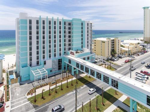 Panama City Beach Hotel | Hampton Inn & Suites Panama City Beach-Beachfront