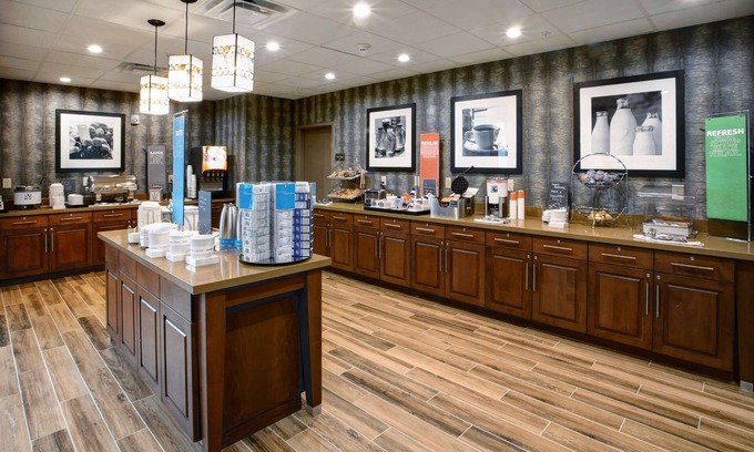 Aberdeen Hotel | Hampton Inn & Suites Baltimore/Aberdeen