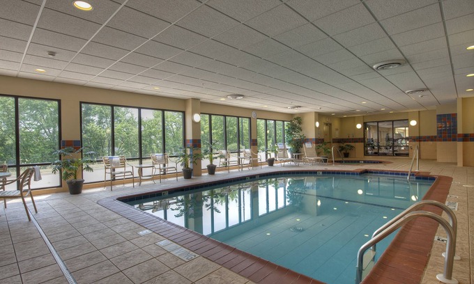Normal Hotel | Hampton Inn & Suites Bloomington - Normal