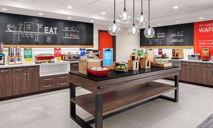 Summit Hotel | Hampton Inn & Suites Bridgeview Chicago