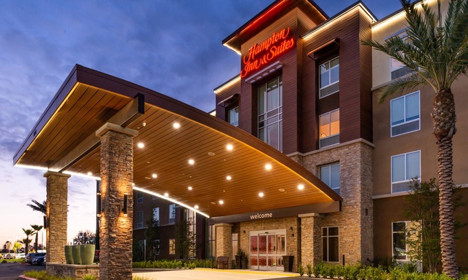 Buena Park Hotel | Hampton Inn & Suites Buena Park