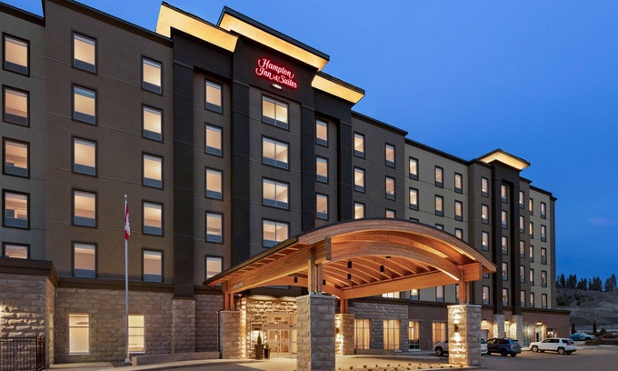 North Glenmore Hotel | Hampton Inn & Suites by Hilton Kelowna Airport