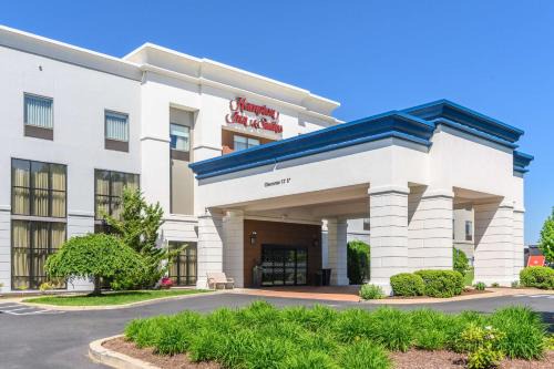 Manchester Hotel | Hampton Inn & Suites Hartford-Manchester