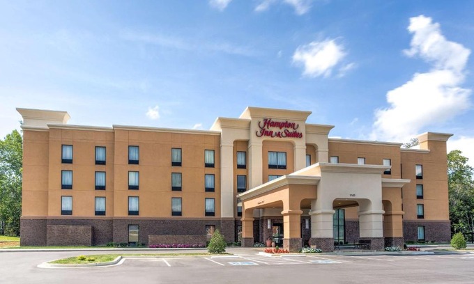 Manchester Hotel | Hampton Inn & Suites Manchester, TN