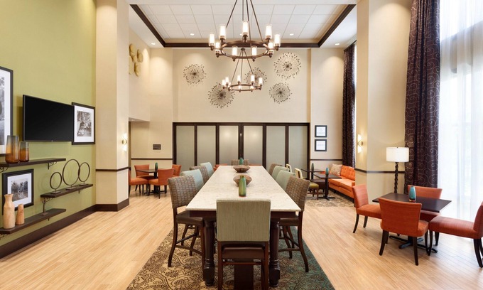 North Wales Hotel | Hampton Inn & Suites Philadelphia Montgomeryville