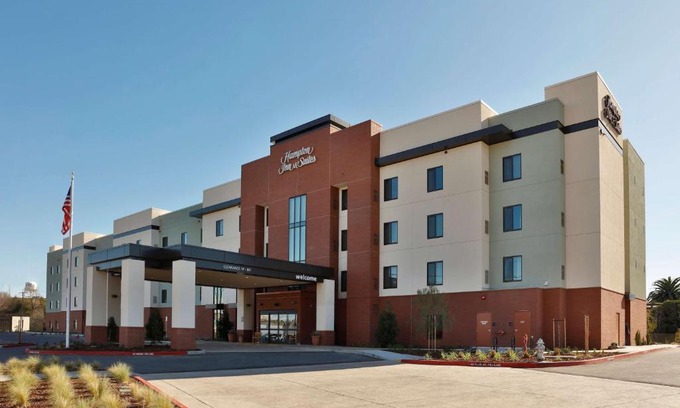 East Sacramento Hotel | Hampton Inn & Suites Sacramento at CSUS