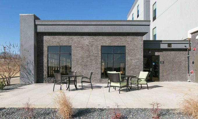 Stroud Hotel | Hampton Inn & Suites Stroud