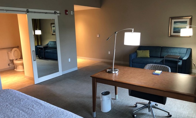 Temple Crest Hotel | Hampton Inn & Suites Tampa Busch Gardens Area