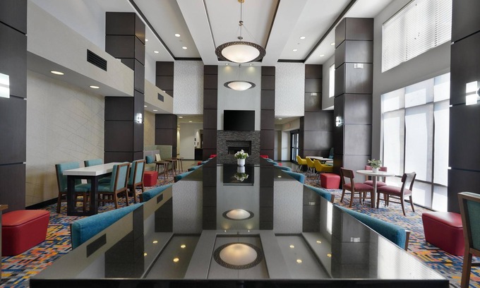 Tulsa Hotel | Hampton Inn & Suites Tulsa/Tulsa Hills