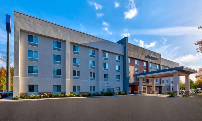 Waterbury Hotel | Hampton Inn Waterbury