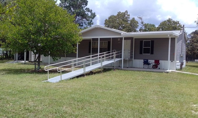 Sugarmill Woods House | Handicap Accessible Private Spacious Beautiful Family Home 5 Acres Pet Friendly