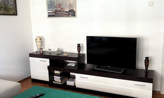 Skopje Region Apartment | Hanna apartment one bedroom apartment in Skopje with WiFi, AC, pet friendly