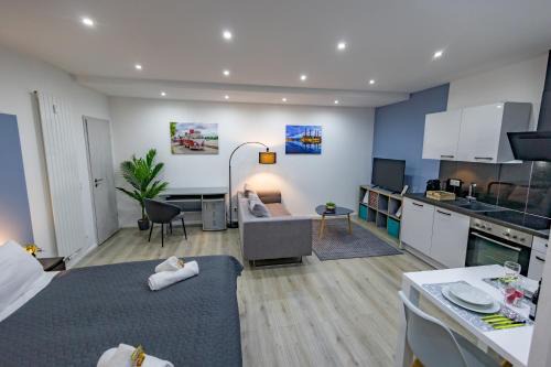 Wolfsburg Apartment | HANNIBAL - Design Studio-Apartment Tulpe 9, Parkplatz, Küche, HighSpeed-WLAN