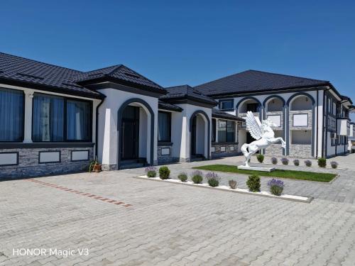 Marasesti Hotel | Hanul Dintre Vii