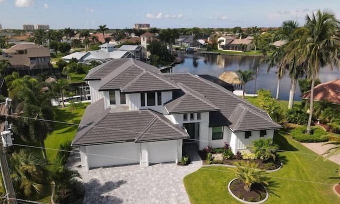 Pelican Villa | Happy Cape 60, a stunning 4-bedroom home in Cape Coral