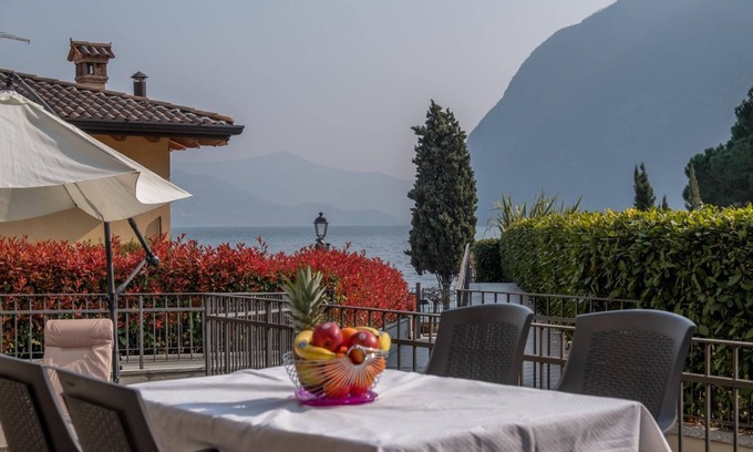Riva di Solto Apartment | Happy Guest Apartments Lake and Relax