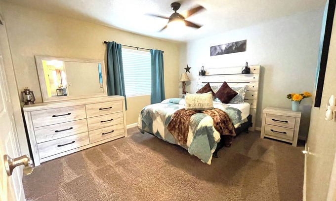 Oak Creek Condo | Happy Trails
