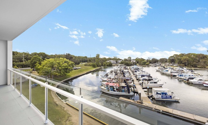 Sandstone Point Apartment | Harbor Haven Retreat
