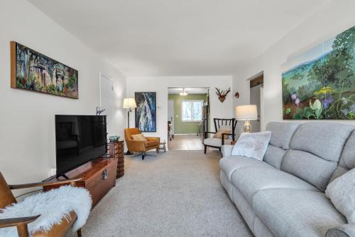 Ellis Historical District Apartment | Harbor Hideaway - Walk to Beach, Dining & Downtown condo