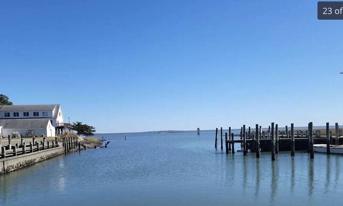 Quinby Cottage | Harbor House Cottage, steps from water’s edge with views of Barrier Islands