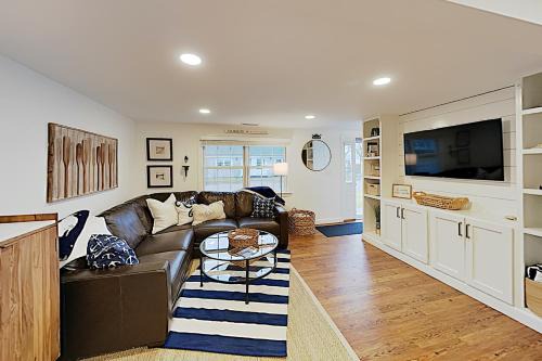 Falmouth House | Harbortown Hideaway
