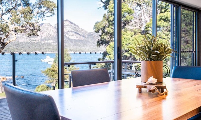 Coles Bay House | Harbour Master