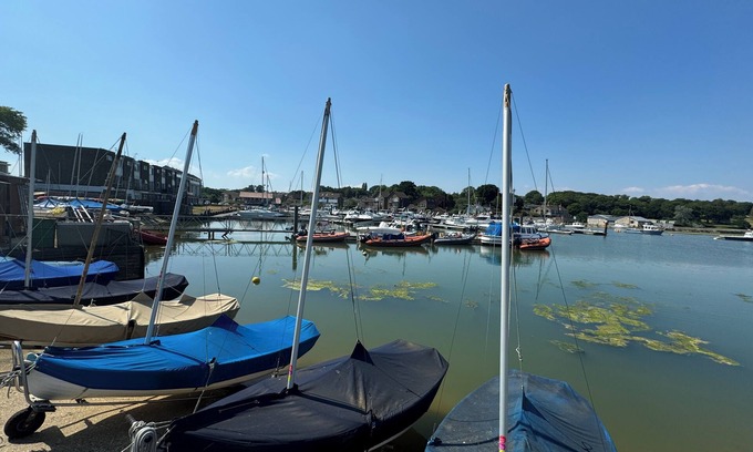 Bembridge House | Harbour Strand, seaside holiday home, close to the harbour. Pet friendly