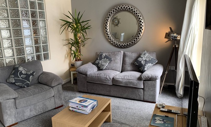 Donaghadee Apartment | Harbour View luxury comfortable Holiday Apartment