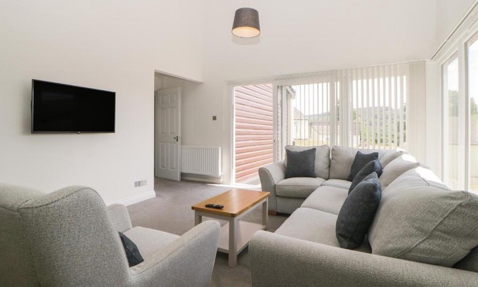 Heligan House | Harcombe House Bungalow 5