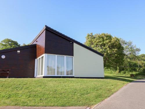 Heligan House | Harcombe House Bungalow 3