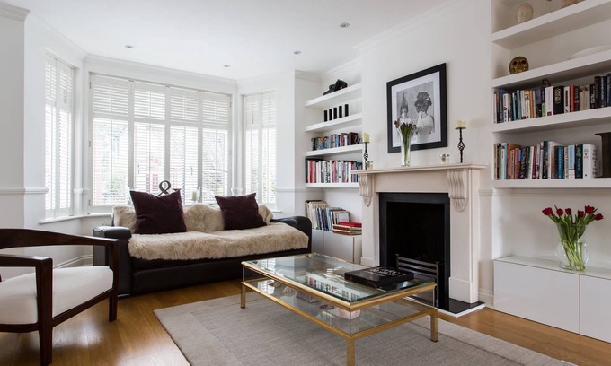 Brondesbury Park Apartment | Hardinge Road by onefinestay