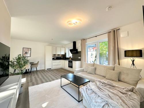 Henstedt-Ulzburg Apartment | Harmony Homes - Nähe Bahnhof - Terasse - Smart-TV - Nähe Hamburg & Flughafen