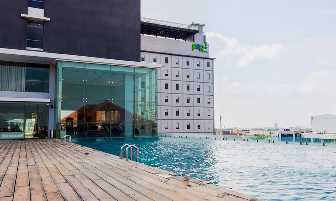 Laweyan Hotel | HARRIS Hotel & Conventions Solo